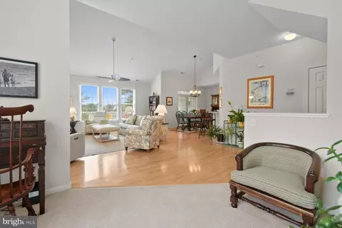 Entry Way - 116 Willow Oak Ave # B, Ocean View, DE 19970 photo 4 of 11