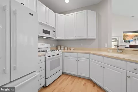 Kitchen - 116 Willow Oak Ave # B, Ocean View, DE 19970 photo 2 of 4