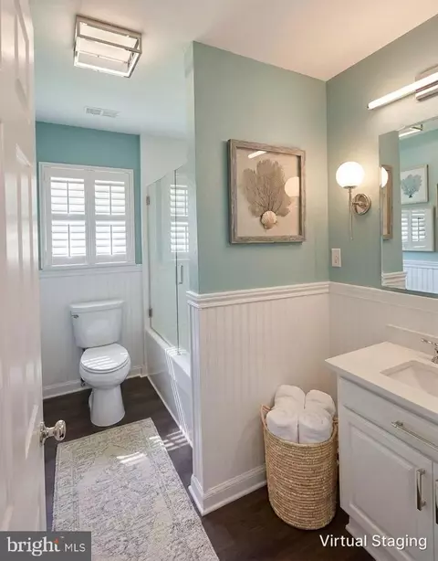 Bath - 103 Governors Ave, Laurel, DE 19956 photo 3 of 3