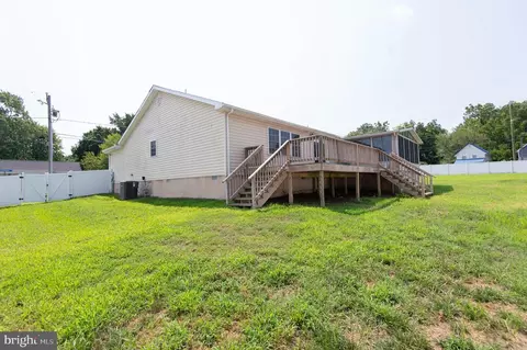 Exterior - 103 Governors Ave, Laurel, DE 19956 photo 4 of 6