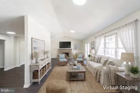 Living - 103 Governors Ave, Laurel, DE 19956 photo 3 of 8