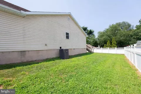 Exterior - 103 Governors Ave, Laurel, DE 19956 photo 3 of 6