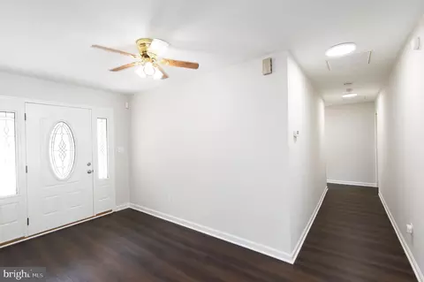 Entry Way - 103 Governors Ave, Laurel, DE 19956 photo 3 of 9