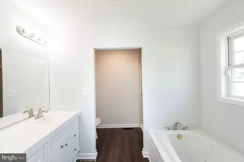 Bath - 103 Governors Ave, Laurel, DE 19956 photo 1 of 2