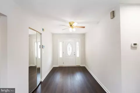 Entry Way - 103 Governors Ave, Laurel, DE 19956 photo 2 of 9