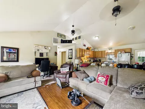 Living - 34222 Bi State Blvd, Laurel, DE 19956 photo 1 of 4