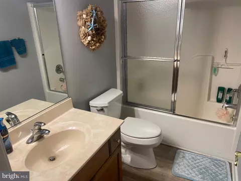 Bath - 27 Bayberry St, Georgetown, DE 19947 photo 5 of 5