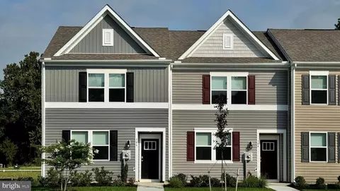 557 Colette St, Ellendale, DE 19941