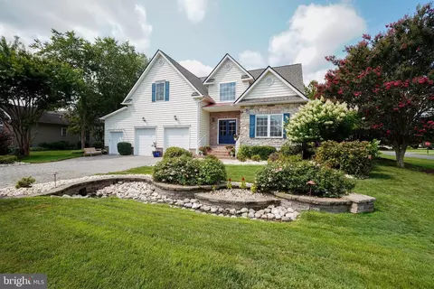 Exterior - 2 Cedar Grove Ct, Ocean View, DE 19970 photo 2 of 8