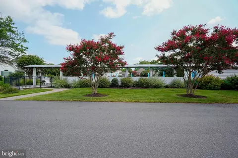 Exterior - 2 Cedar Grove Ct, Ocean View, DE 19970 photo 6 of 8