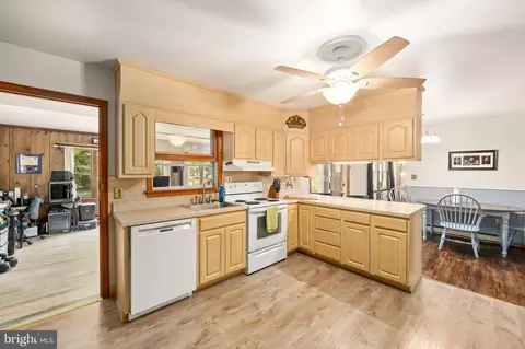 Kitchen - 12075 Whitesville Rd, Laurel, DE 19956 photo 1 of 3