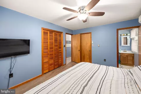 Bedroom - 12075 Whitesville Rd, Laurel, DE 19956 photo 6 of 9