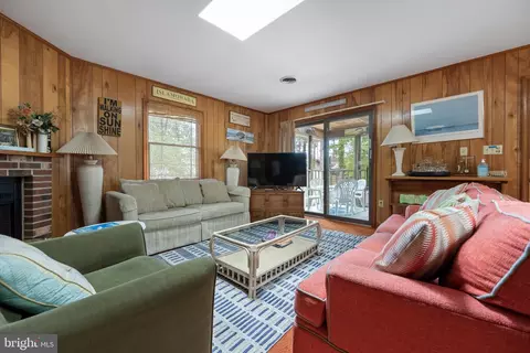 Living - 649 Evans Ave, Bethany Beach, DE 19930 photo 3 of 4