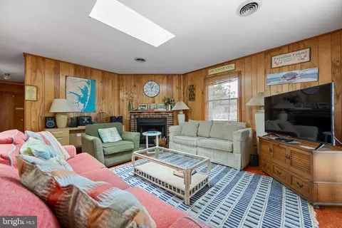 Living - 649 Evans Ave, Bethany Beach, DE 19930 photo 4 of 4