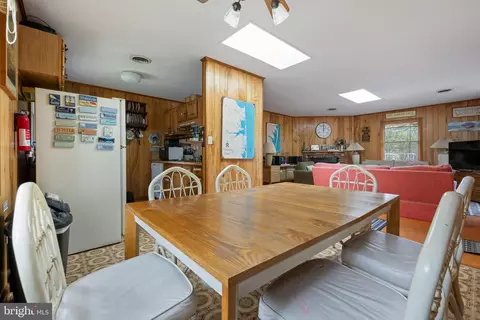 Dining - 649 Evans Ave, Bethany Beach, DE 19930 photo 2 of 2
