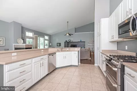 Kitchen - 73 Willow Oak Ave, Ocean View, DE 19970 photo 4 of 5