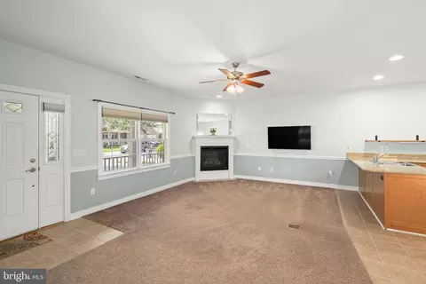 Living - 19 Bayberry St #10, Georgetown, DE 19947 photo 3 of 4