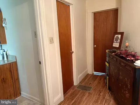 Entry Way - 108 Brooklyn Ave, Laurel, DE 19956 photo 8 of 10