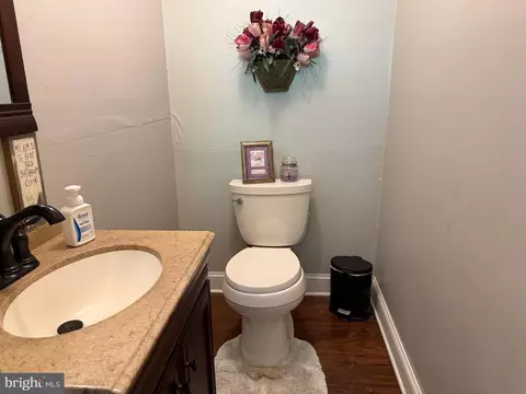 Bath - 108 Brooklyn Ave, Laurel, DE 19956 photo 1 of 4