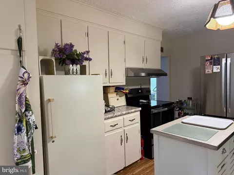Kitchen - 108 Brooklyn Ave, Laurel, DE 19956 photo 3 of 5