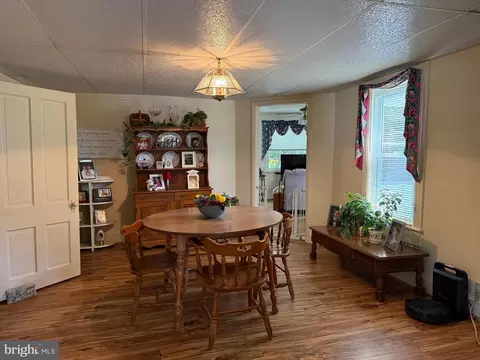 Dining - 108 Brooklyn Ave, Laurel, DE 19956 photo 2 of 2