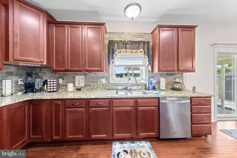Kitchen - 14070 Pepperbox Rd, Delmar, DE 19940 photo 4 of 6