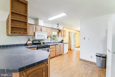 Kitchen - 10343 Waller Rd, Laurel, DE 19956 photo 2 of 2