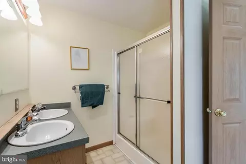 Bath - 10343 Waller Rd, Laurel, DE 19956 photo 1 of 3