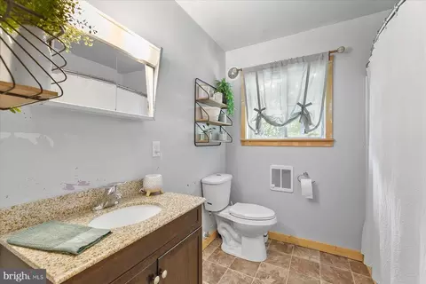 Bath - 24910 Bethesda Rd, Georgetown, DE 19947 photo 1 of 2