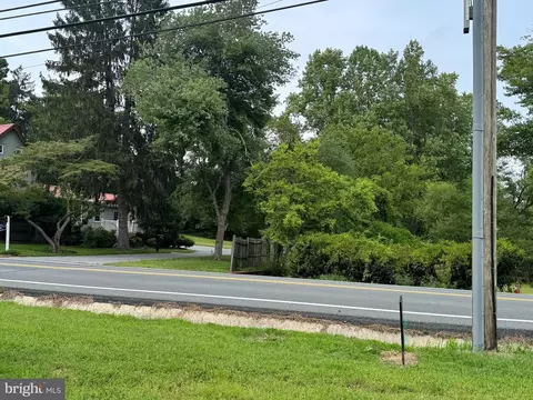 304 Atlantic St, Milton, DE 19968 photo 2