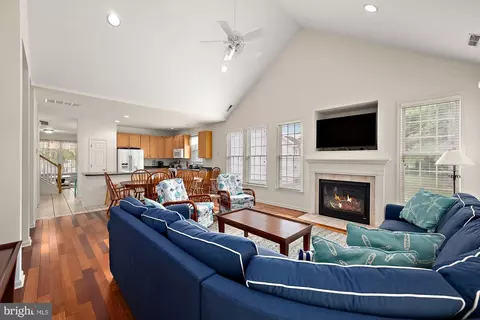 Living - 20 October Glory Ave, Ocean View, DE 19970 photo 6 of 7