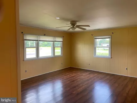 Living - 24532 Betts Pond Rd, Millsboro, DE 19966 photo 1 of 2