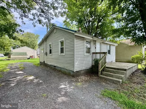 60 E Railroad Ave, Selbyville, DE 19975