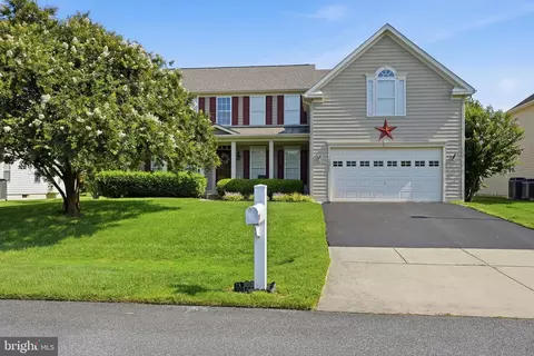 Exterior - 33067 E Light Dr, Lewes, DE 19958 photo 3 of 9