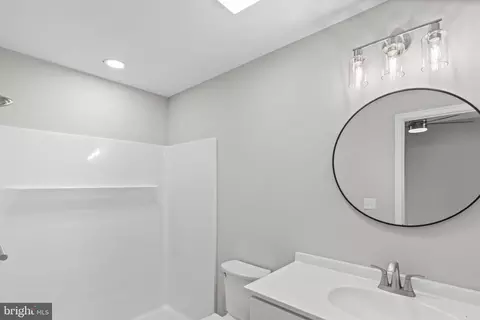 Bath - 518 W 7th St, Laurel, DE 19956 photo 1 of 1