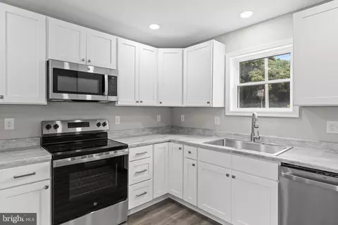 Kitchen - 518 W 7th St, Laurel, DE 19956 photo 1 of 2