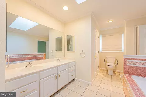 Bath - 28 Manor Dr, Dagsboro, DE 19939 photo 2 of 3