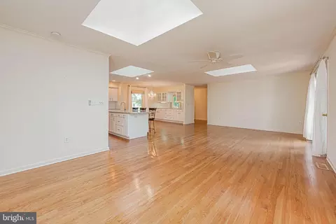 Living - 28 Manor Dr, Dagsboro, DE 19939 photo 3 of 6