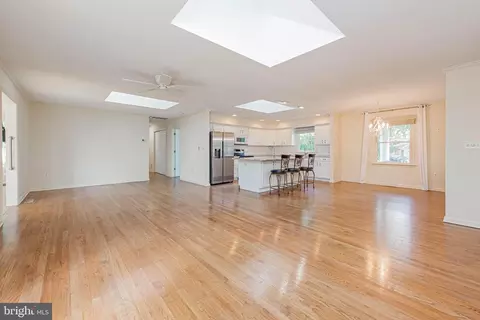 Living - 28 Manor Dr, Dagsboro, DE 19939 photo 1 of 6
