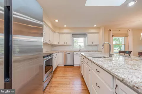 Kitchen - 28 Manor Dr, Dagsboro, DE 19939 photo 3 of 4