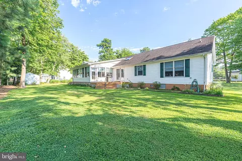 Exterior - 28 Manor Dr, Dagsboro, DE 19939 photo 3 of 4