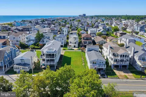 112 5th St, Bethany Beach, DE 19930