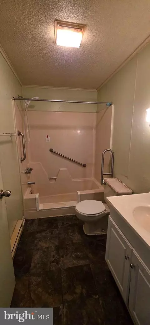 Bath - 511 W 8th St, Laurel, DE 19956 photo 1 of 1