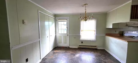 Entry Way - 511 W 8th St, Laurel, DE 19956 photo 1 of 3