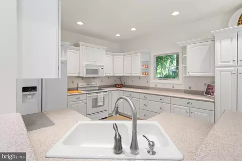 Kitchen - 323 Walkabout Rd, Bethany Beach, DE 19930 photo 5 of 7