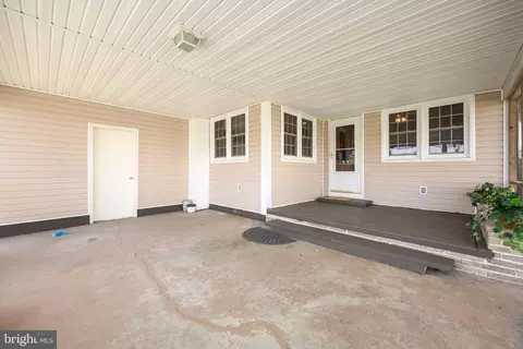Exterior - 33259 Main St, Dagsboro, DE 19939 photo 5 of 14