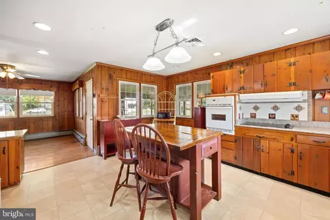 Kitchen - 33259 Main St, Dagsboro, DE 19939 photo 3 of 5