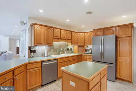 Kitchen - 30637 Cypress Ln, Laurel, DE 19956 photo 4 of 7