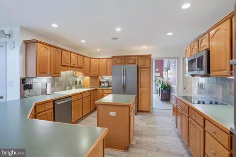Kitchen - 30637 Cypress Ln, Laurel, DE 19956 photo 3 of 7