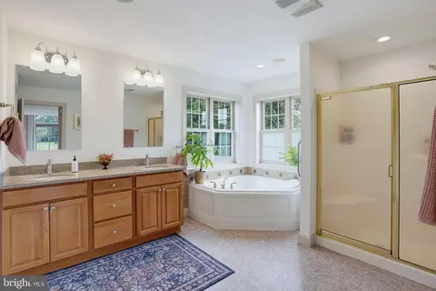 Bath - 30637 Cypress Ln, Laurel, DE 19956 photo 2 of 5